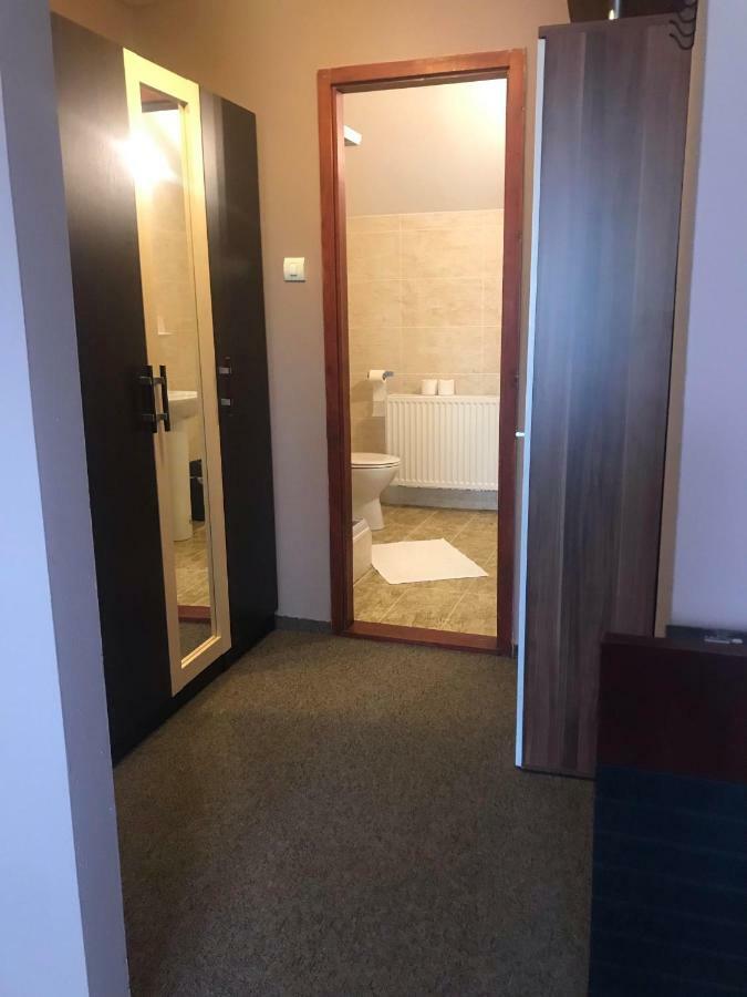Bed and Breakfast Tavi Panzio Es Etterem Верешедьхаз Экстерьер фото