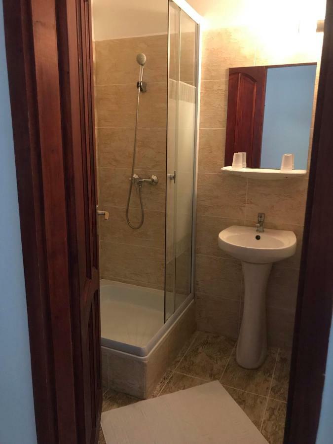 Bed and Breakfast Tavi Panzio Es Etterem Верешедьхаз Экстерьер фото