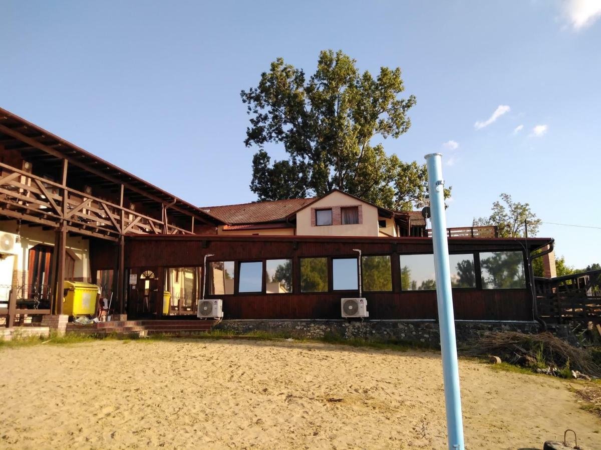 Bed and Breakfast Tavi Panzio Es Etterem Верешедьхаз Экстерьер фото
