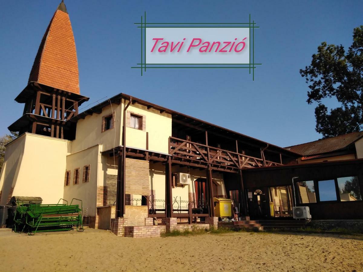 Bed and Breakfast Tavi Panzio Es Etterem Верешедьхаз Экстерьер фото