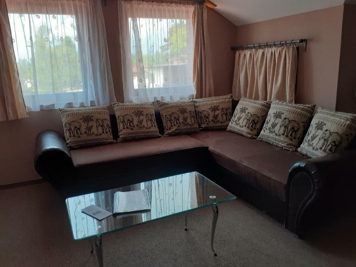 Bed and Breakfast Tavi Panzio Es Etterem Верешедьхаз Экстерьер фото